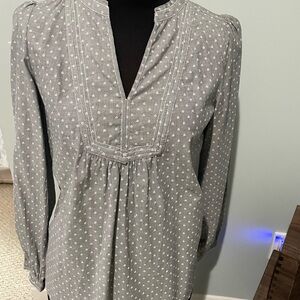 LOFT Gray and White Patterned Top